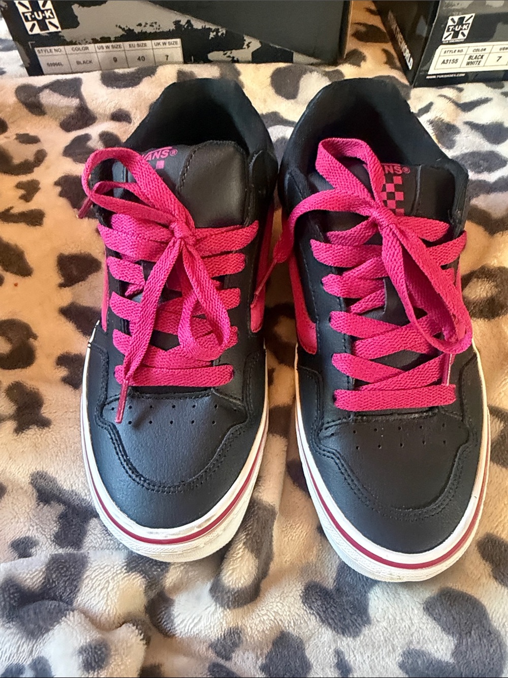 Vans Caldrone Leather Retro Pop Fuchsia Black Pink Shoes Women’s 9